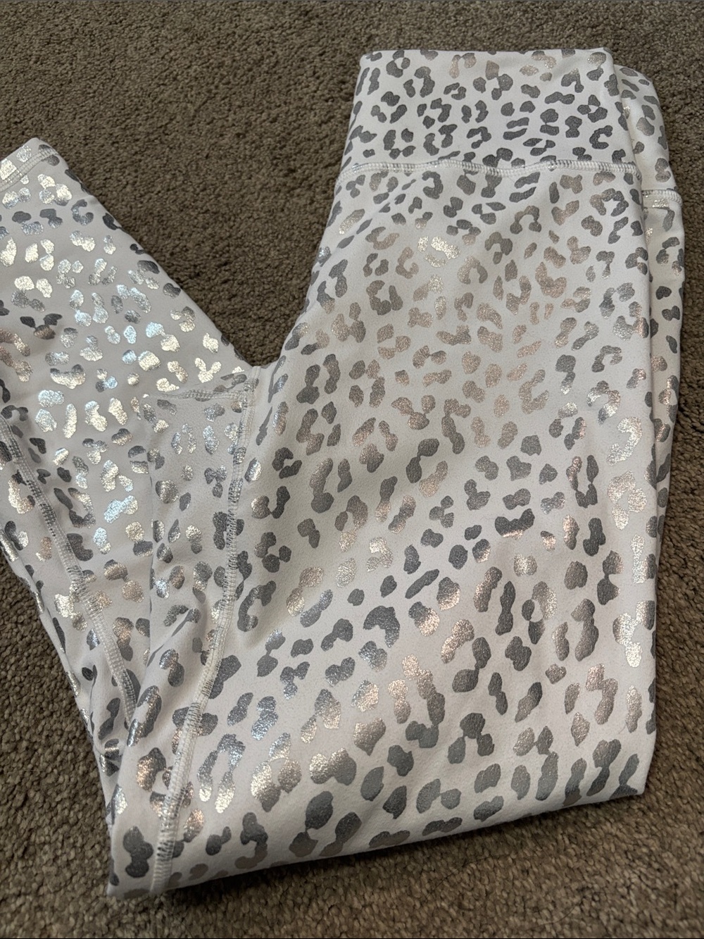 Fabletics silver/white leopard leggings - Picture 2 of 6